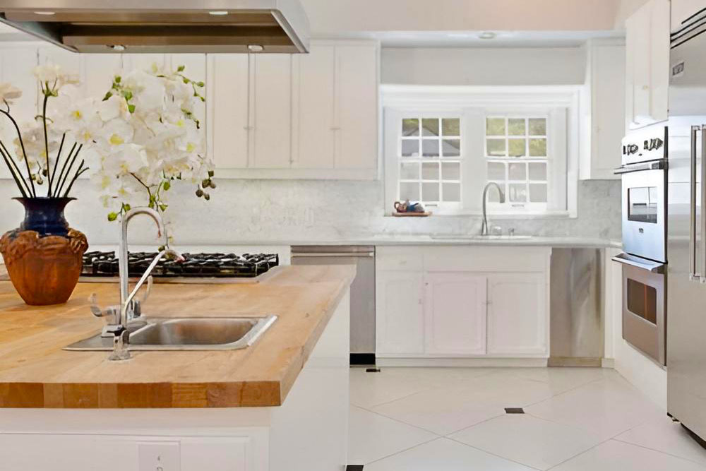 Drug Detox Beverly Hills, CA 4 Luxury Kitchen in a Rehab Center