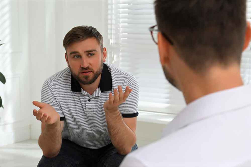 Dual Diagnosis Treatment Beverly Hills 6 a male talking to his therapist