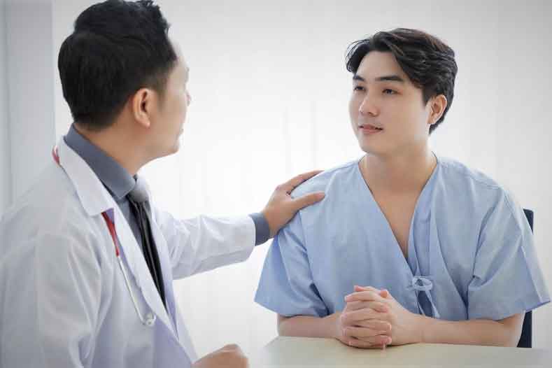 Dual Diagnosis Treatment Beverly Hills 7 A doctor explaining something to his patient